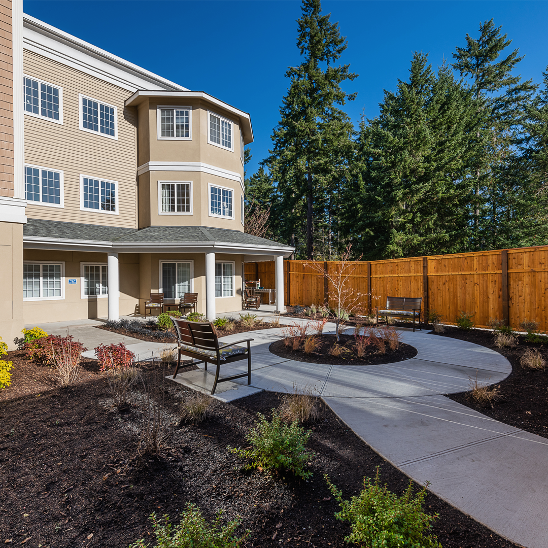 Exterior courtyard at Brookdale Federal Way Foundation